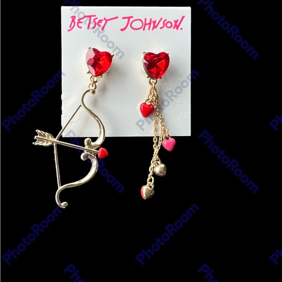 Jewelry - Betsey Johnson Heart Earrings